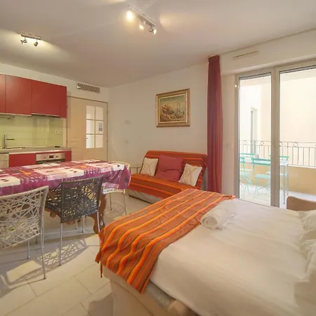 Frgk - Suquet - Port De 2 Bdr - N7 Cannes